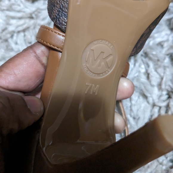 Heels - Picture 7 of 10